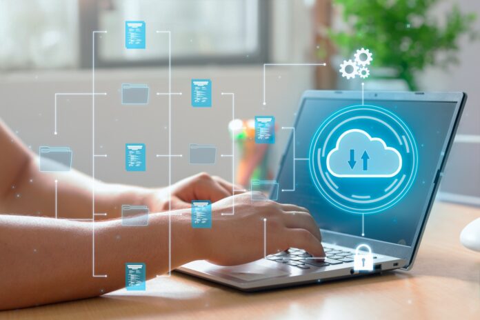 Pemanfaatan Teknologi Cloud untuk sistem operasional.