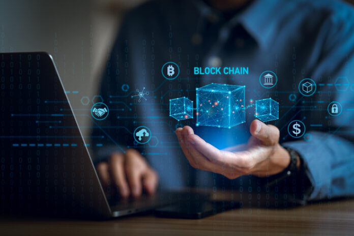Blockchain sering disebut sebagai teknologi revolusioner karena kemampuannya untuk menciptakan sistem yang transparan, aman, dan terdesentralisasi